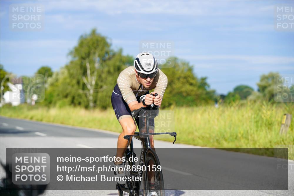 31.08.2025 - Elbe Triathlon Hamburg Michael Burmester http://msf.ph/oto/8690159 31.08.2025 08:51:47 Radfahren 200, 209, 232, 238, 332 meine-sportfotos.de