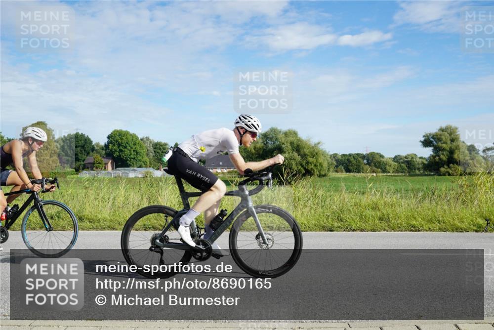 31.08.2025 - Elbe Triathlon Hamburg Michael Burmester http://msf.ph/oto/8690165 31.08.2025 09:35:30 Radfahren 272, 412, 468, 492, 595, 603, 658, 764, 778 meine-sportfotos.de