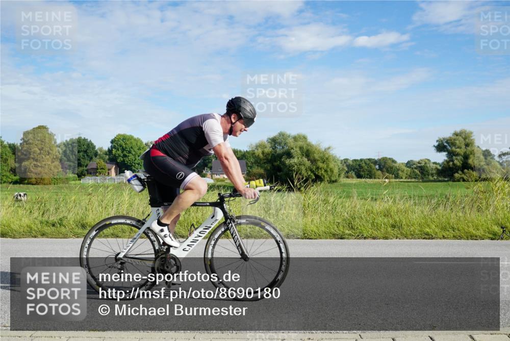 31.08.2025 - Elbe Triathlon Hamburg Michael Burmester http://msf.ph/oto/8690180 31.08.2025 09:35:53 Radfahren 689, 752, 834 meine-sportfotos.de