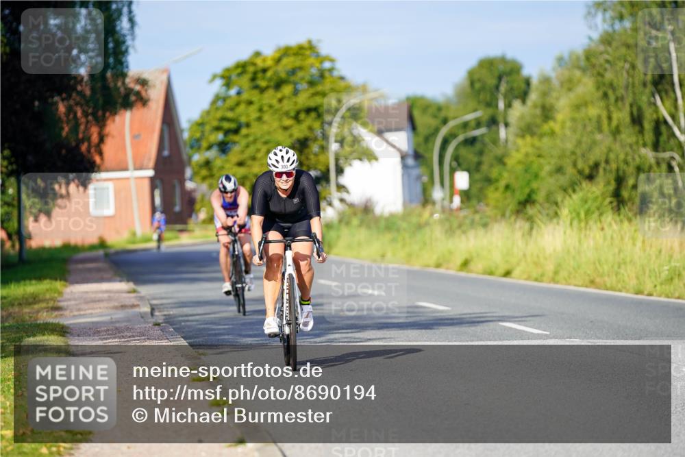 31.08.2025 - Elbe Triathlon Hamburg Michael Burmester http://msf.ph/oto/8690194 31.08.2025 08:52:31 Radfahren 300, 352 meine-sportfotos.de