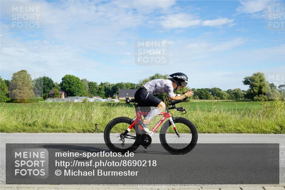 31.08.2025 - Elbe Triathlon Hamburg Michael Burmester http://msf.ph/oto/8690218 31.08.2025 09:36:31 Radfahren 397, 467, 517, 849 meine-sportfotos.de