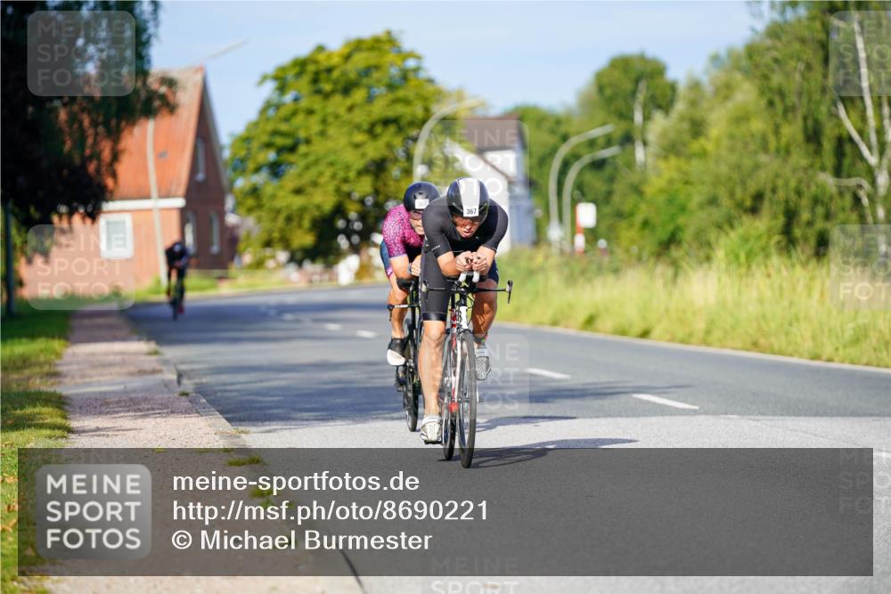31.08.2025 - Elbe Triathlon Hamburg Michael Burmester http://msf.ph/oto/8690221 31.08.2025 08:52:53 Radfahren 230, 367, 369 meine-sportfotos.de