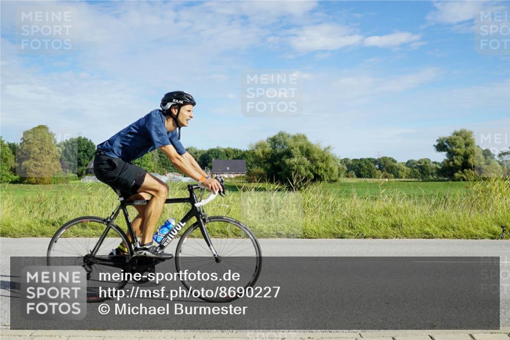 31.08.2025 - Elbe Triathlon Hamburg Michael Burmester http://msf.ph/oto/8690227 31.08.2025 09:36:44 Radfahren 429, 651, 703 meine-sportfotos.de