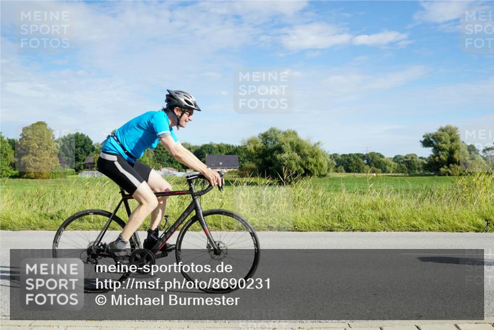 31.08.2025 - Elbe Triathlon Hamburg Michael Burmester http://msf.ph/oto/8690231 31.08.2025 09:36:46 Radfahren 429, 651, 703 meine-sportfotos.de