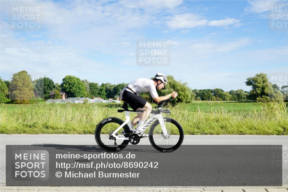 31.08.2025 - Elbe Triathlon Hamburg Michael Burmester http://msf.ph/oto/8690242 31.08.2025 09:37:07 Radfahren 254, 309, 436, 470, 626, 677, 695, 747 meine-sportfotos.de