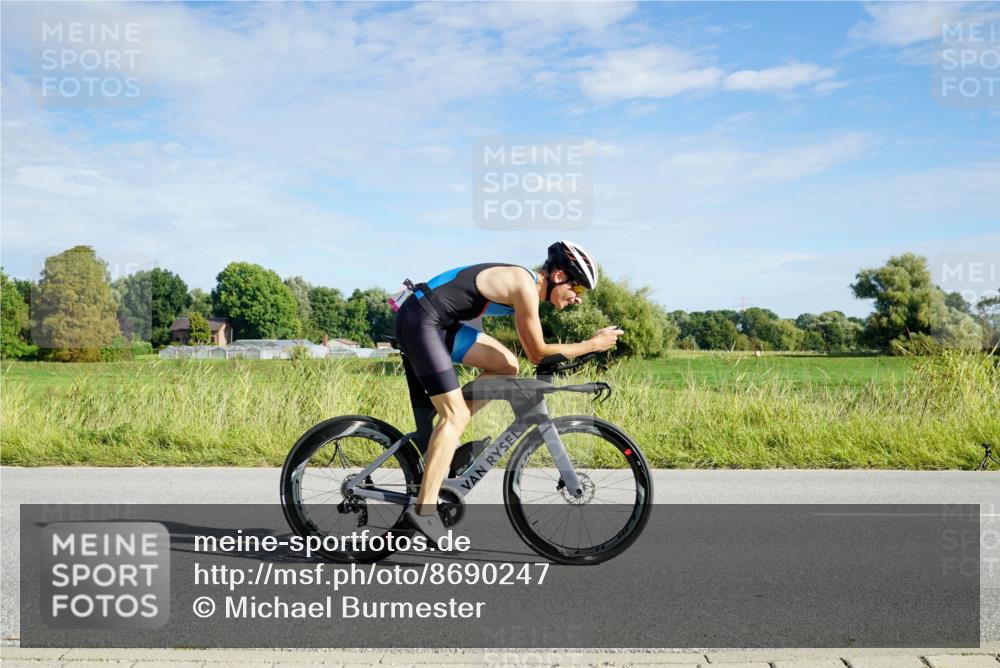 31.08.2025 - Elbe Triathlon Hamburg Michael Burmester http://msf.ph/oto/8690247 31.08.2025 09:37:10 Radfahren 254, 309, 325, 436, 470, 626, 677, 695, 747 meine-sportfotos.de