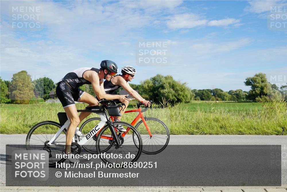 31.08.2025 - Elbe Triathlon Hamburg Michael Burmester http://msf.ph/oto/8690251 31.08.2025 09:37:12 Radfahren 254, 309, 325, 470, 557, 626, 677, 695 meine-sportfotos.de