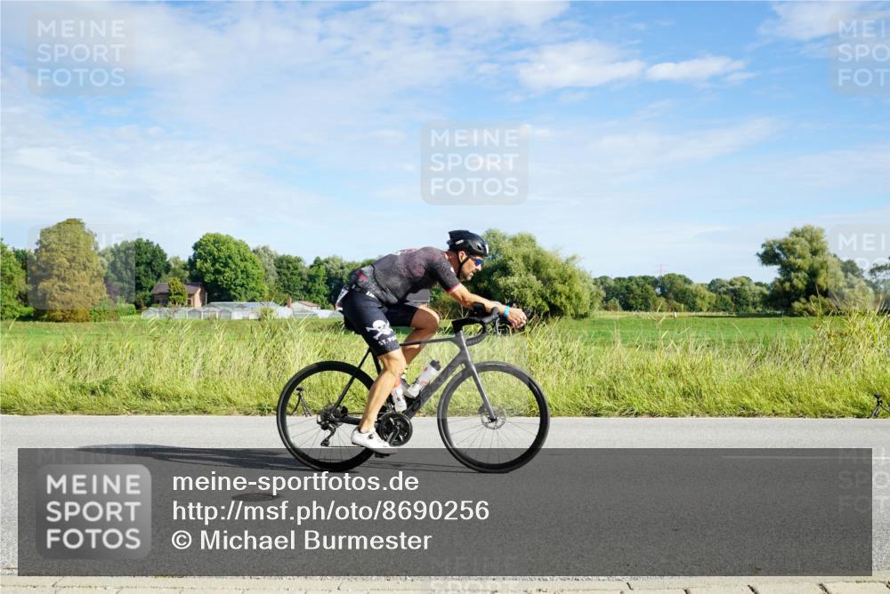 31.08.2025 - Elbe Triathlon Hamburg Michael Burmester http://msf.ph/oto/8690256 31.08.2025 09:37:15 Radfahren 254, 325, 557, 626, 638, 677 meine-sportfotos.de