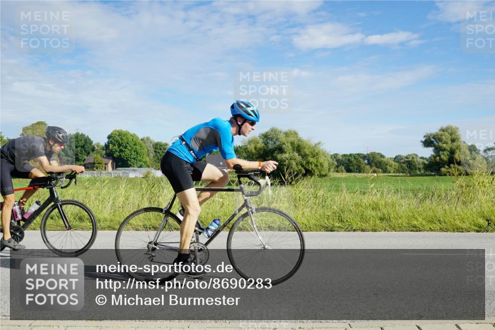 31.08.2025 - Elbe Triathlon Hamburg Michael Burmester http://msf.ph/oto/8690283 31.08.2025 09:37:38 Radfahren 270, 386, 389, 575, 587, 925 meine-sportfotos.de