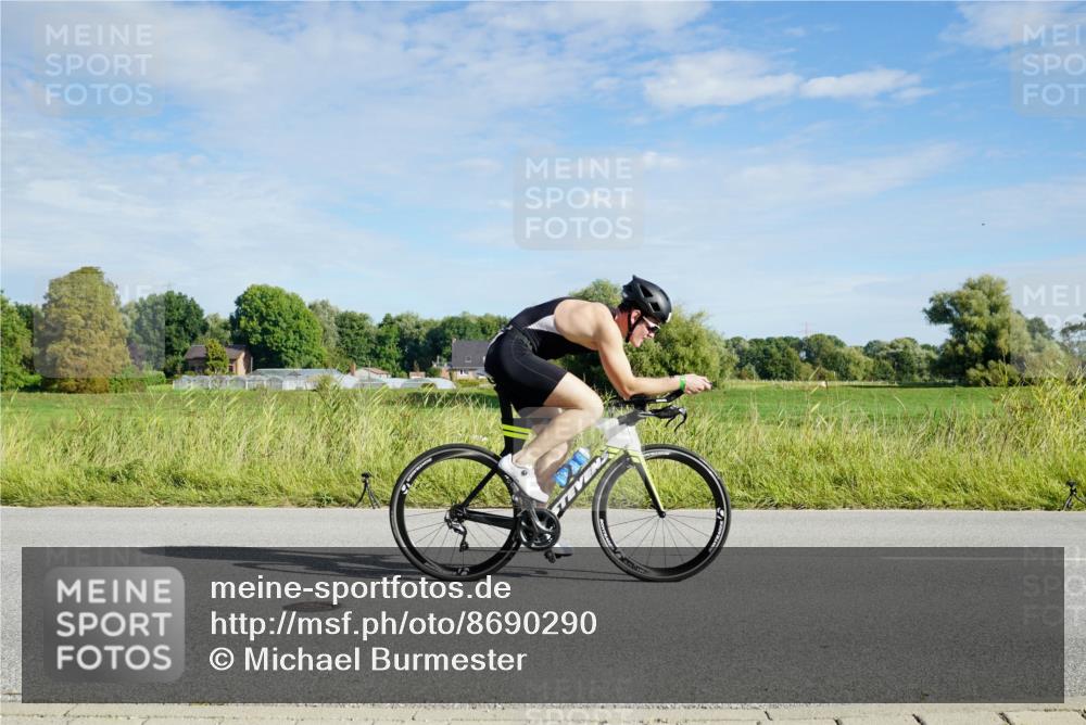 31.08.2025 - Elbe Triathlon Hamburg Michael Burmester http://msf.ph/oto/8690290 31.08.2025 09:37:42 Radfahren 386, 389, 575, 587, 704, 925 meine-sportfotos.de
