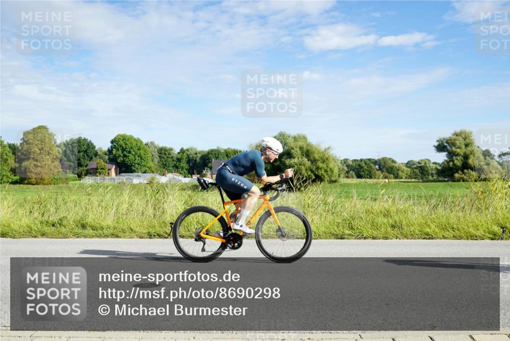 31.08.2025 - Elbe Triathlon Hamburg Michael Burmester http://msf.ph/oto/8690298 31.08.2025 09:37:50 Radfahren 351, 371, 379, 456, 512, 597, 704, 768 meine-sportfotos.de