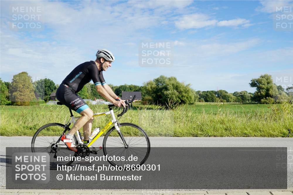 31.08.2025 - Elbe Triathlon Hamburg Michael Burmester http://msf.ph/oto/8690301 31.08.2025 09:37:52 Radfahren 351, 371, 379, 435, 456, 512, 597, 768 meine-sportfotos.de