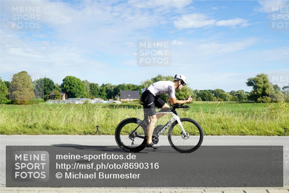 31.08.2025 - Elbe Triathlon Hamburg Michael Burmester http://msf.ph/oto/8690316 31.08.2025 09:38:03 Radfahren 252, 304, 335, 391, 403, 405, 540, 551, 554, 854, 895 meine-sportfotos.de