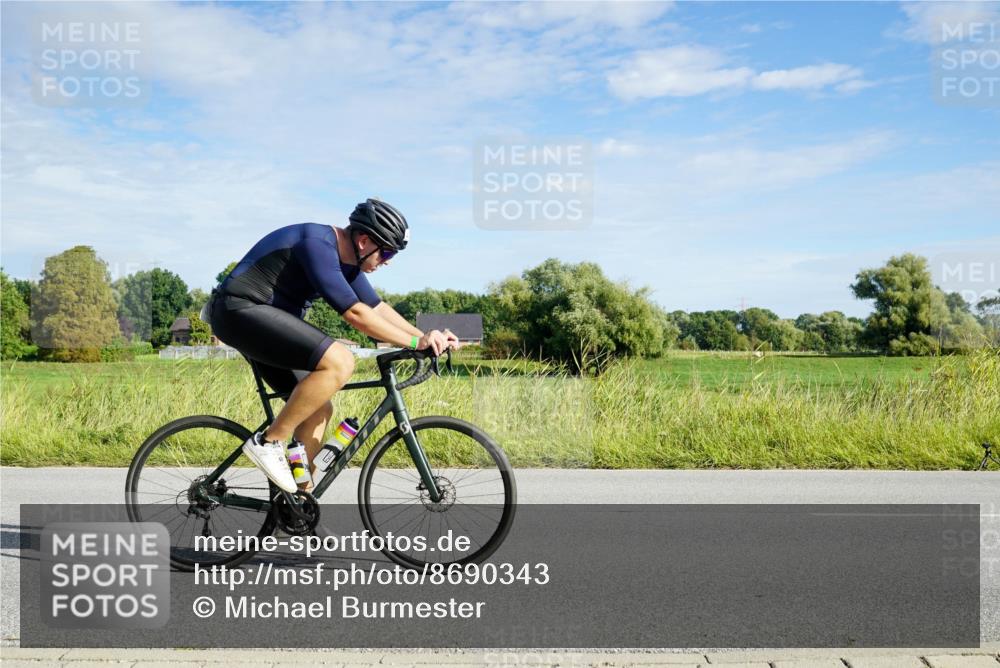 31.08.2025 - Elbe Triathlon Hamburg Michael Burmester http://msf.ph/oto/8690343 31.08.2025 09:38:17 Radfahren 267, 289, 402, 472, 506, 524, 699, 788 meine-sportfotos.de