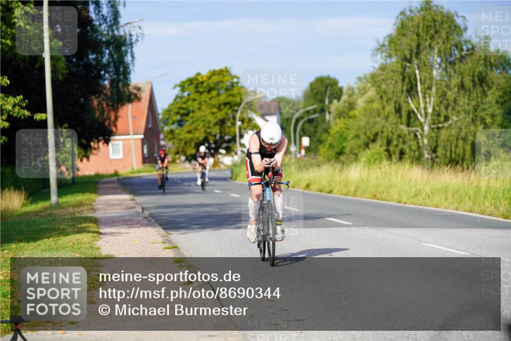 31.08.2025 - Elbe Triathlon Hamburg Michael Burmester http://msf.ph/oto/8690344 31.08.2025 08:53:43 Radfahren 242, 252, 270, 283, 342 meine-sportfotos.de
