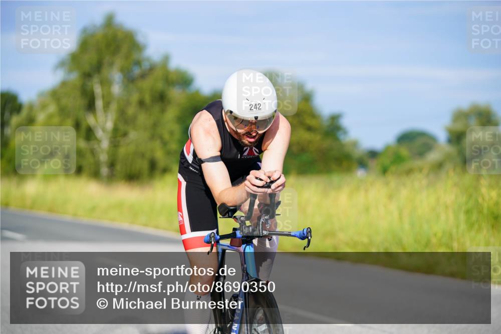31.08.2025 - Elbe Triathlon Hamburg Michael Burmester http://msf.ph/oto/8690350 31.08.2025 08:53:45 Radfahren 242, 252, 283, 342 meine-sportfotos.de