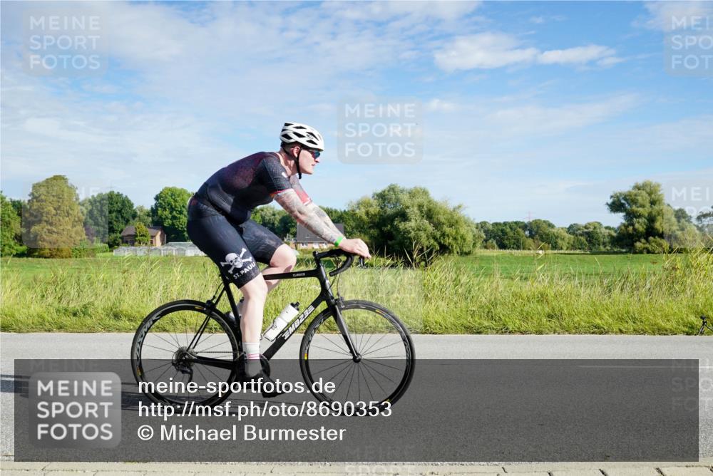 31.08.2025 - Elbe Triathlon Hamburg Michael Burmester http://msf.ph/oto/8690353 31.08.2025 09:38:21 Radfahren 402, 472, 524, 699 meine-sportfotos.de