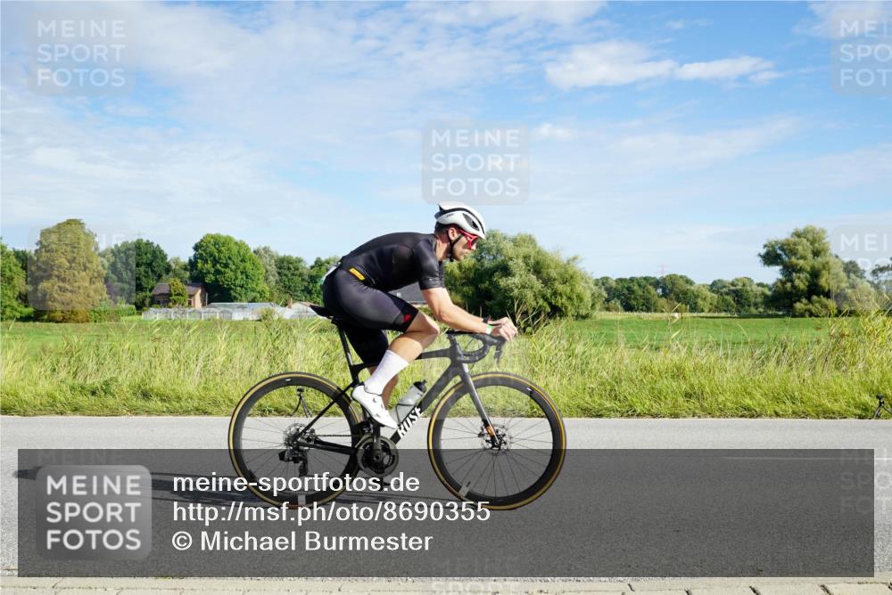 31.08.2025 - Elbe Triathlon Hamburg Michael Burmester http://msf.ph/oto/8690355 31.08.2025 09:38:28 Radfahren 454, 507 meine-sportfotos.de