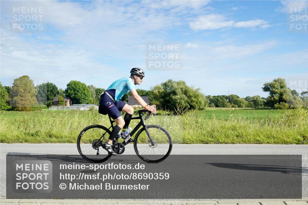 31.08.2025 - Elbe Triathlon Hamburg Michael Burmester http://msf.ph/oto/8690359 31.08.2025 09:38:36 Radfahren 255, 308, 481, 549, 574, 701 meine-sportfotos.de