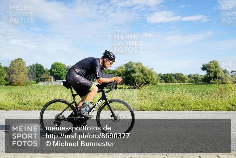 31.08.2025 - Elbe Triathlon Hamburg Michael Burmester http://msf.ph/oto/8690377 31.08.2025 09:38:54 Radfahren 457, 521, 611, 736 meine-sportfotos.de