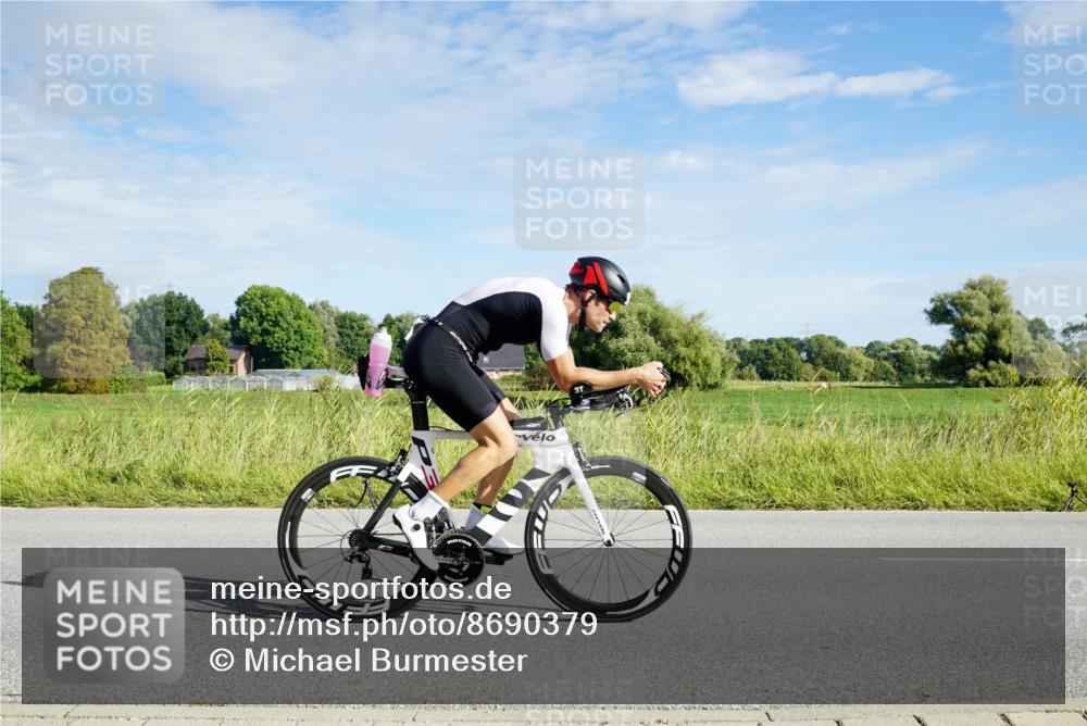 31.08.2025 - Elbe Triathlon Hamburg Michael Burmester http://msf.ph/oto/8690379 31.08.2025 09:38:56 Radfahren 457, 521, 611, 736 meine-sportfotos.de