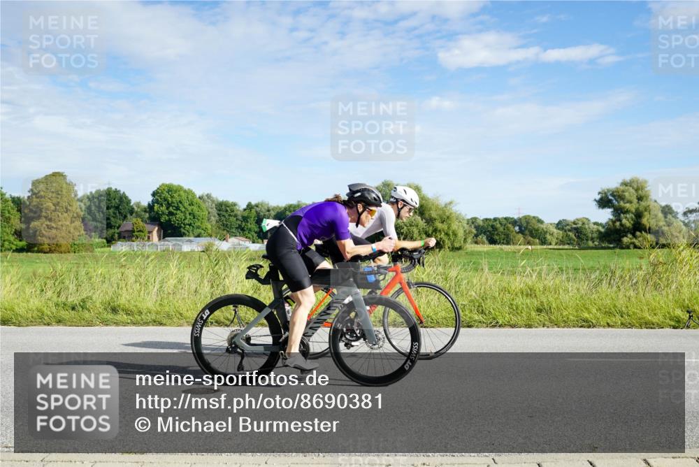 31.08.2025 - Elbe Triathlon Hamburg Michael Burmester http://msf.ph/oto/8690381 31.08.2025 09:39:03 Radfahren 260, 424, 453, 497, 653, 922 meine-sportfotos.de