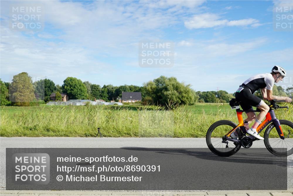 31.08.2025 - Elbe Triathlon Hamburg Michael Burmester http://msf.ph/oto/8690391 31.08.2025 09:39:11 Radfahren 293, 347, 449, 497, 616, 659, 753, 900 meine-sportfotos.de