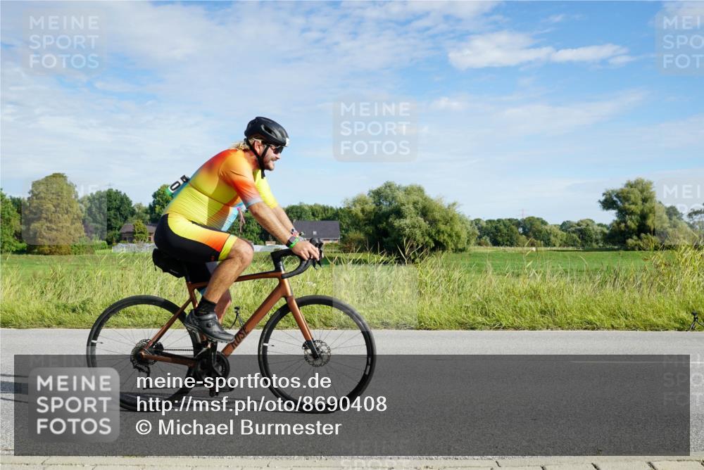 31.08.2025 - Elbe Triathlon Hamburg Michael Burmester http://msf.ph/oto/8690408 31.08.2025 09:39:30 Radfahren 346, 366, 478, 500, 511, 662, 687, 724, 745, 775 meine-sportfotos.de