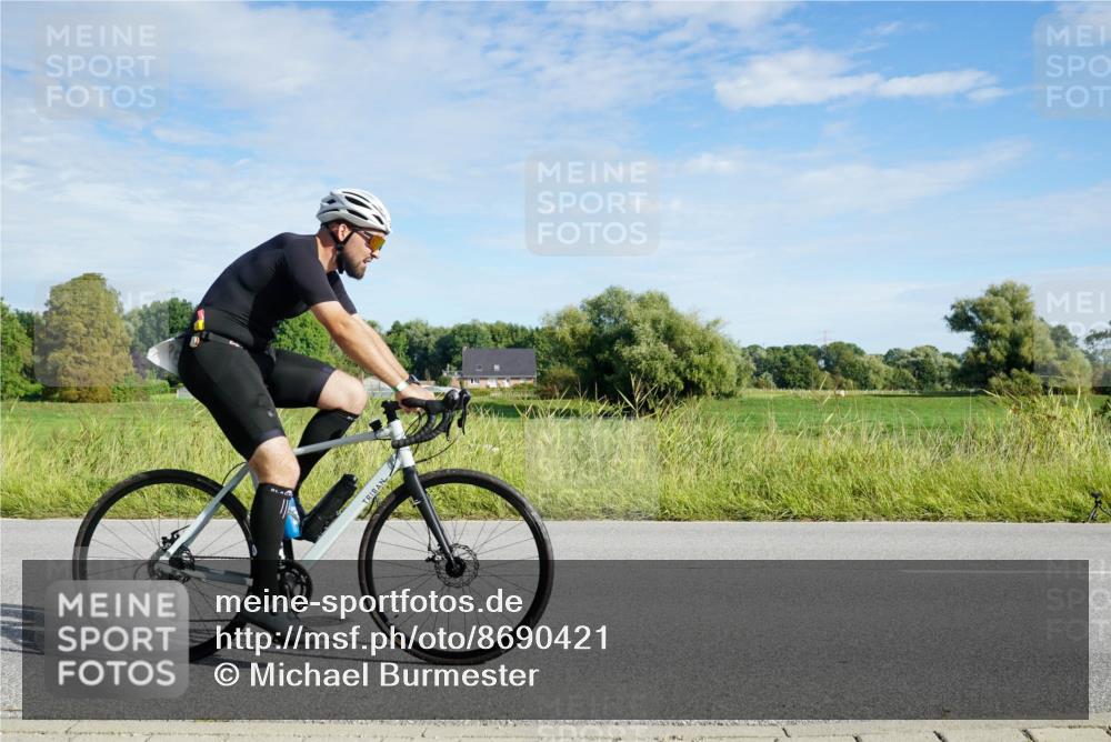 31.08.2025 - Elbe Triathlon Hamburg Michael Burmester http://msf.ph/oto/8690421 31.08.2025 09:39:46 Radfahren 388, 514, 797 meine-sportfotos.de