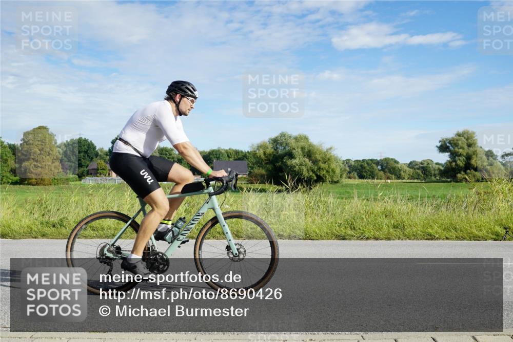 31.08.2025 - Elbe Triathlon Hamburg Michael Burmester http://msf.ph/oto/8690426 31.08.2025 09:39:54 Radfahren 473, 576, 774, 797 meine-sportfotos.de