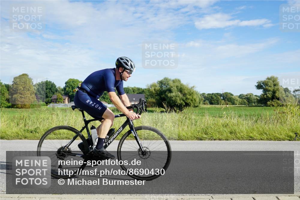 31.08.2025 - Elbe Triathlon Hamburg Michael Burmester http://msf.ph/oto/8690430 31.08.2025 09:40:00 Radfahren 334, 348, 418, 432, 499, 536, 576, 698, 774 meine-sportfotos.de