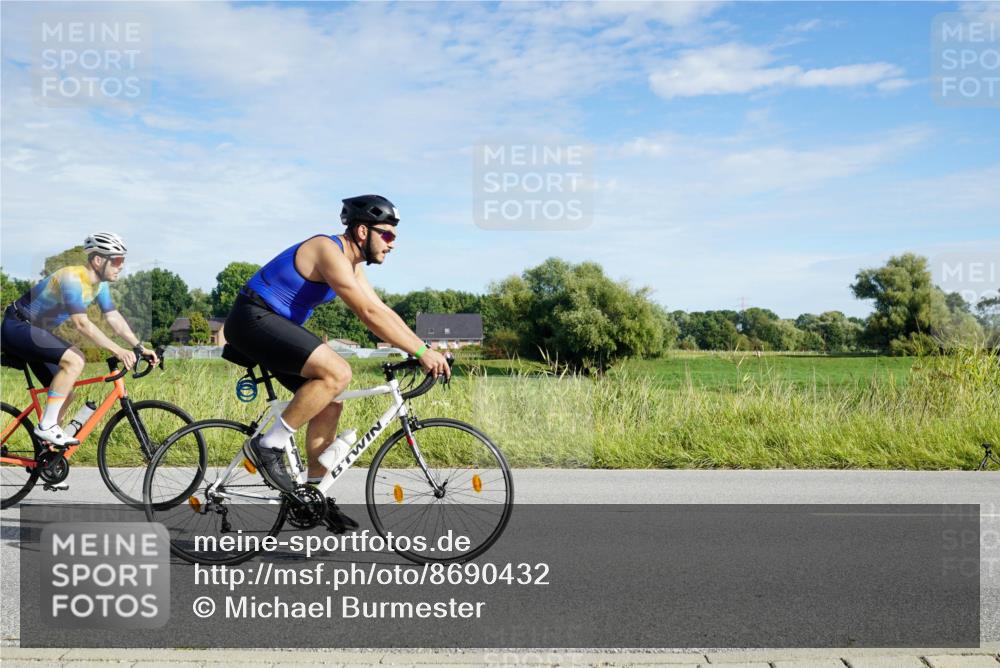 31.08.2025 - Elbe Triathlon Hamburg Michael Burmester http://msf.ph/oto/8690432 31.08.2025 09:40:01 Radfahren 334, 348, 418, 432, 499, 536, 576, 698, 774 meine-sportfotos.de