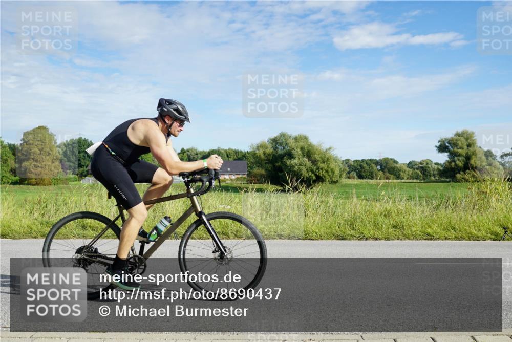31.08.2025 - Elbe Triathlon Hamburg Michael Burmester http://msf.ph/oto/8690437 31.08.2025 09:40:04 Radfahren 334, 348, 418, 432, 471, 499, 536, 576, 652, 698, 725 meine-sportfotos.de