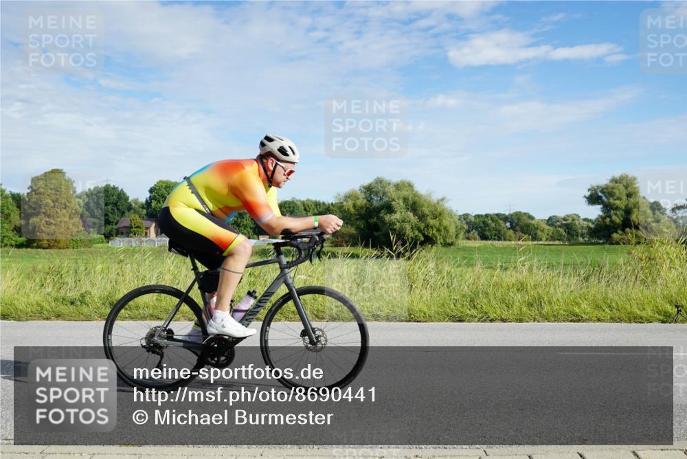 31.08.2025 - Elbe Triathlon Hamburg Michael Burmester http://msf.ph/oto/8690441 31.08.2025 09:40:06 Radfahren 334, 348, 434, 471, 499, 536, 652, 698, 725 meine-sportfotos.de