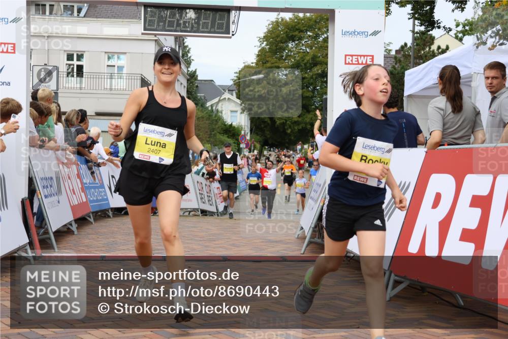 31.08.2025 - 21. Blankeneser Heldenlauf Strokosch-Dieckow http://msf.ph/oto/8690443 31.08.2025 10:31:52 Ziel 2077, 2407, 2280, 2462, 2278, 2228 meine-sportfotos.de