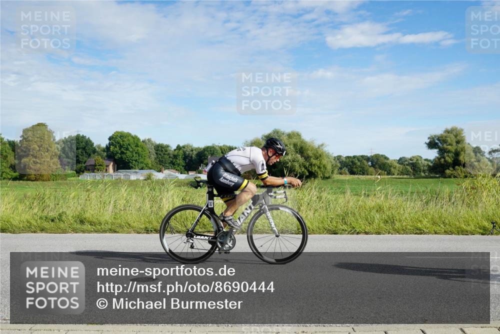 31.08.2025 - Elbe Triathlon Hamburg Michael Burmester http://msf.ph/oto/8690444 31.08.2025 09:40:07 Radfahren 265, 316, 334, 348, 434, 471, 499, 536, 652, 698, 725 meine-sportfotos.de