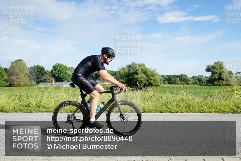 31.08.2025 - Elbe Triathlon Hamburg Michael Burmester http://msf.ph/oto/8690446 31.08.2025 09:40:08 Radfahren 265, 316, 348, 434, 471, 499, 525, 536, 652, 698, 725 meine-sportfotos.de