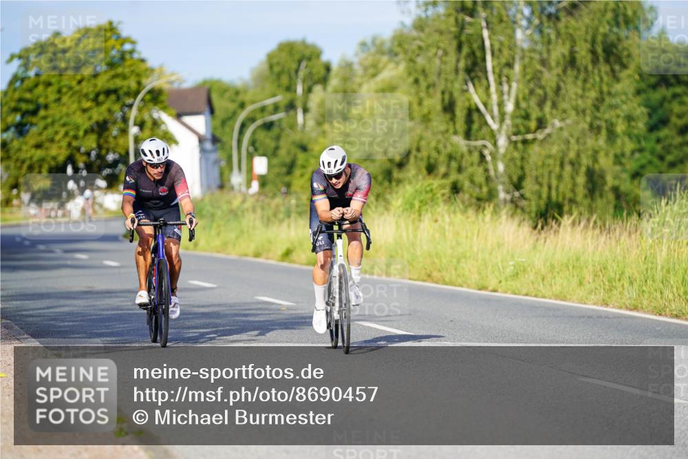31.08.2025 - Elbe Triathlon Hamburg Michael Burmester http://msf.ph/oto/8690457 31.08.2025 08:54:58 Radfahren 167, 182, 275 meine-sportfotos.de