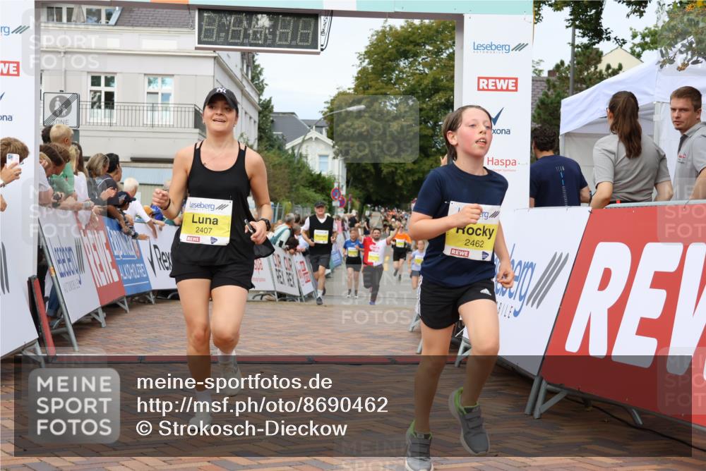 31.08.2025 - 21. Blankeneser Heldenlauf Strokosch-Dieckow http://msf.ph/oto/8690462 31.08.2025 10:31:52 Ziel 2077, 2407, 2280, 2462, 2278, 2228 meine-sportfotos.de