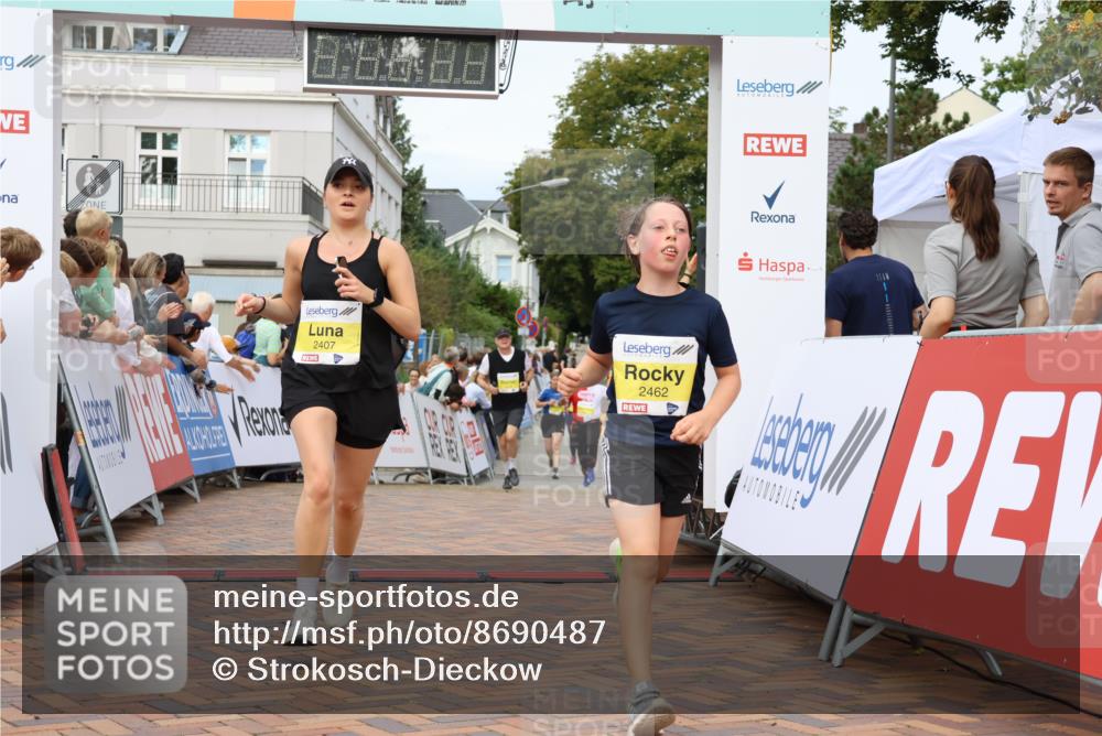 31.08.2025 - 21. Blankeneser Heldenlauf Strokosch-Dieckow http://msf.ph/oto/8690487 31.08.2025 10:31:52 Ziel 2077, 2407, 2280, 2462, 2278, 2228 meine-sportfotos.de