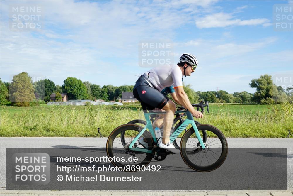 31.08.2025 - Elbe Triathlon Hamburg Michael Burmester http://msf.ph/oto/8690492 31.08.2025 09:40:46 Radfahren 246, 341, 415, 417, 444, 451, 477, 619, 716, 830, 840 meine-sportfotos.de