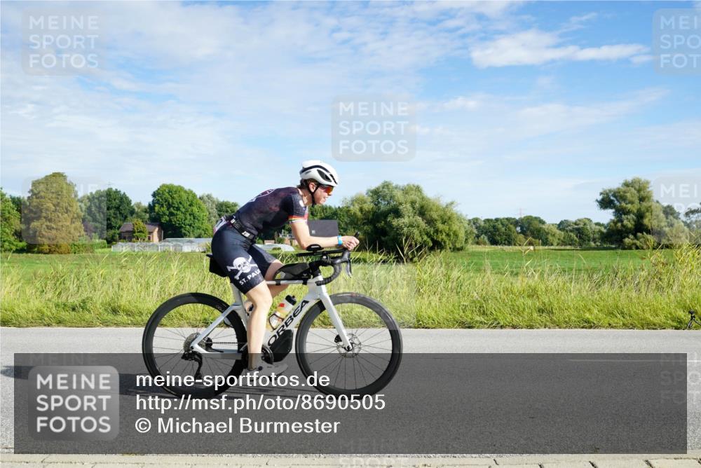 31.08.2025 - Elbe Triathlon Hamburg Michael Burmester http://msf.ph/oto/8690505 31.08.2025 09:40:56 Radfahren 258, 320, 546, 550, 558, 564, 601, 645, 711, 748 meine-sportfotos.de