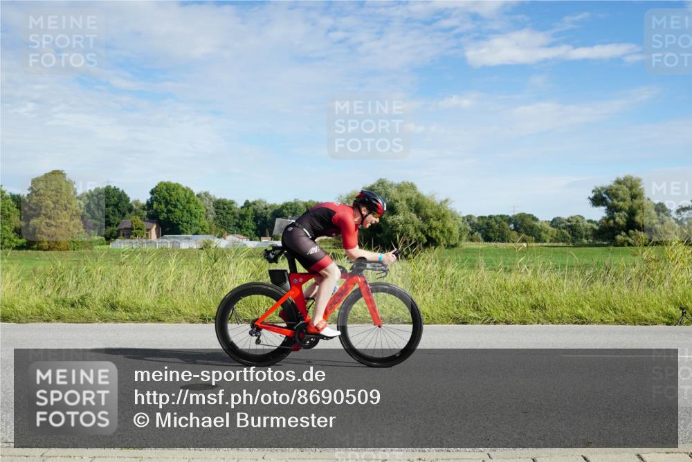 31.08.2025 - Elbe Triathlon Hamburg Michael Burmester http://msf.ph/oto/8690509 31.08.2025 09:40:58 Radfahren 258, 320, 496, 546, 550, 558, 564, 601, 711, 748 meine-sportfotos.de