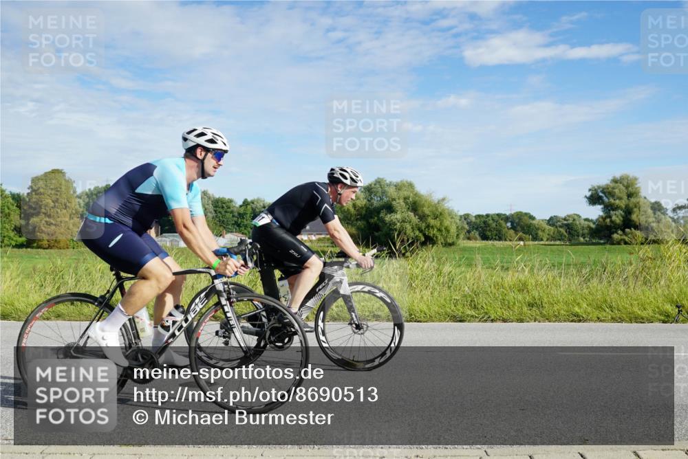 31.08.2025 - Elbe Triathlon Hamburg Michael Burmester http://msf.ph/oto/8690513 31.08.2025 09:41:00 Radfahren 258, 320, 496, 546, 550, 558, 564, 711, 748 meine-sportfotos.de