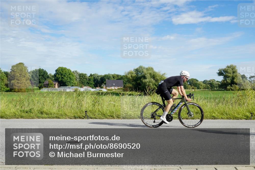 31.08.2025 - Elbe Triathlon Hamburg Michael Burmester http://msf.ph/oto/8690520 31.08.2025 09:41:03 Radfahren 496, 546, 550, 673, 711, 748, 848 meine-sportfotos.de