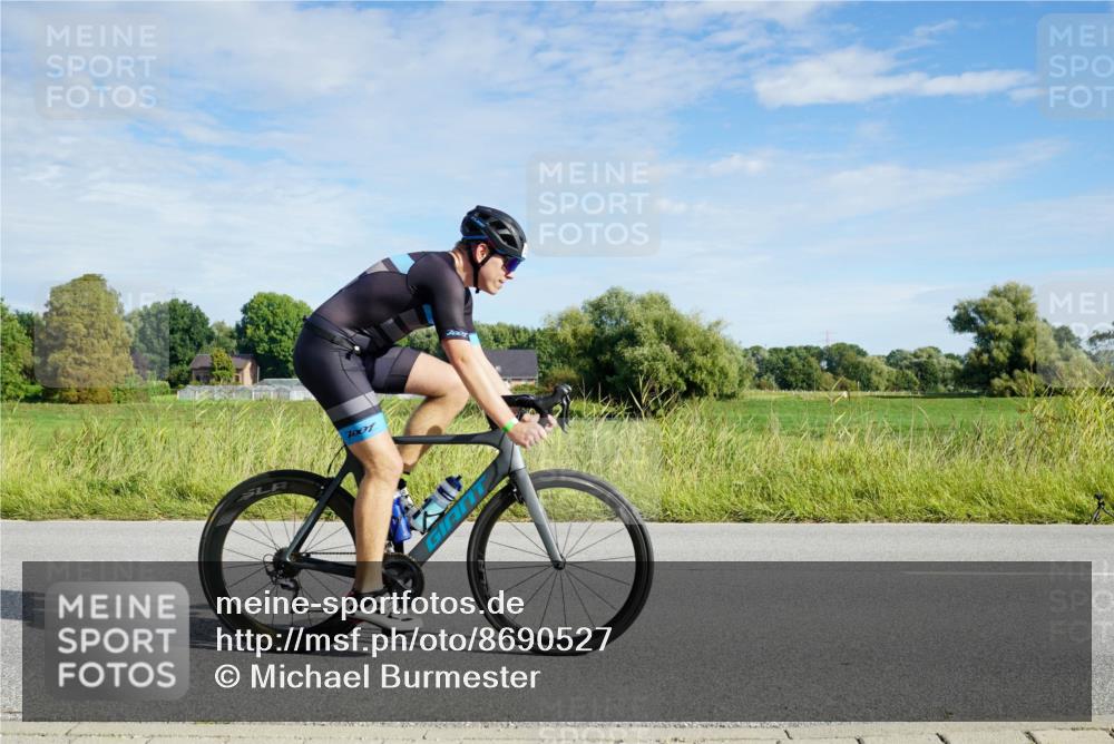31.08.2025 - Elbe Triathlon Hamburg Michael Burmester http://msf.ph/oto/8690527 31.08.2025 09:41:10 Radfahren 261, 445, 523, 672, 673, 679, 692, 848, 887 meine-sportfotos.de