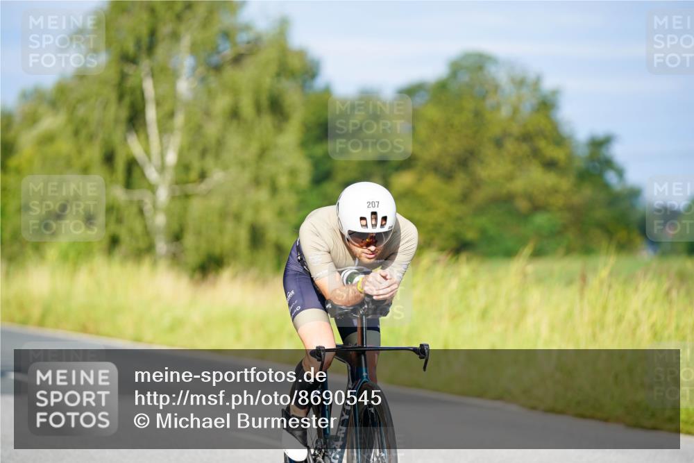 31.08.2025 - Elbe Triathlon Hamburg Michael Burmester http://msf.ph/oto/8690545 31.08.2025 08:55:41 Radfahren 207, 237, 335 meine-sportfotos.de