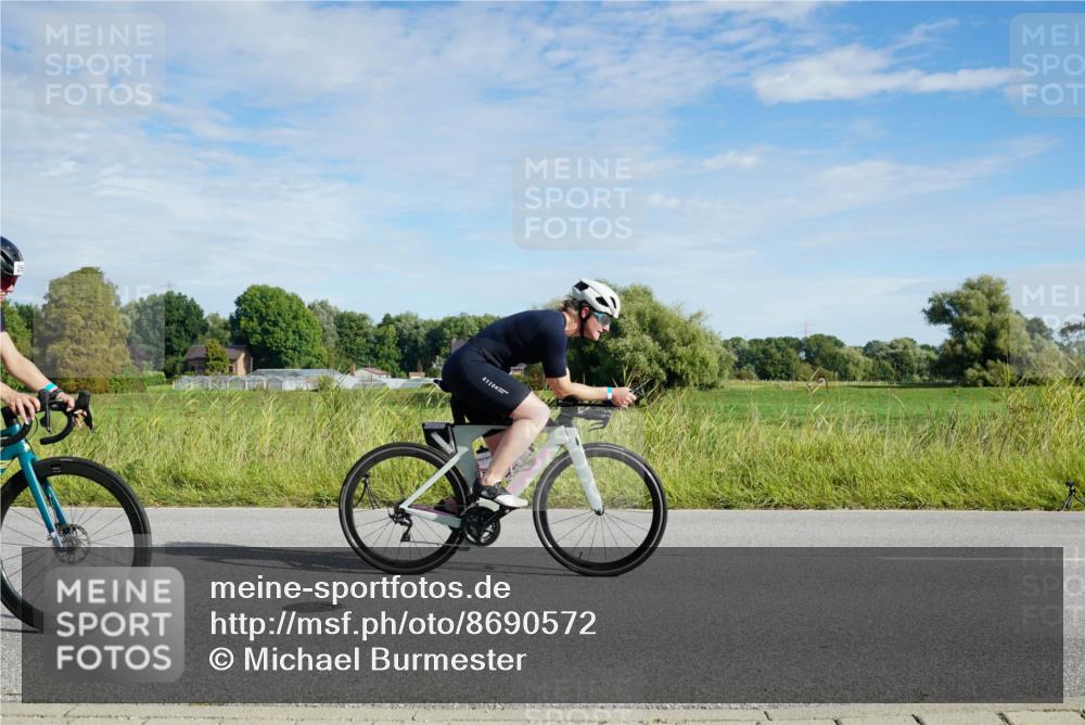 31.08.2025 - Elbe Triathlon Hamburg Michael Burmester http://msf.ph/oto/8690572 31.08.2025 09:41:52 Radfahren 266, 376, 579, 681, 910 meine-sportfotos.de