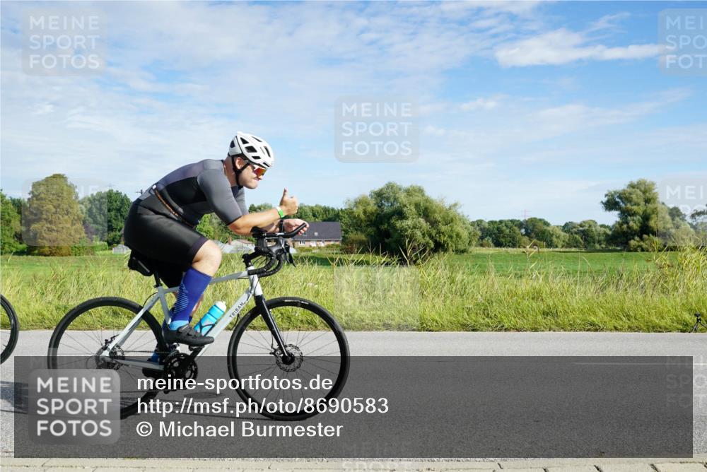 31.08.2025 - Elbe Triathlon Hamburg Michael Burmester http://msf.ph/oto/8690583 31.08.2025 09:42:07 Radfahren 385, 465, 487, 590 meine-sportfotos.de