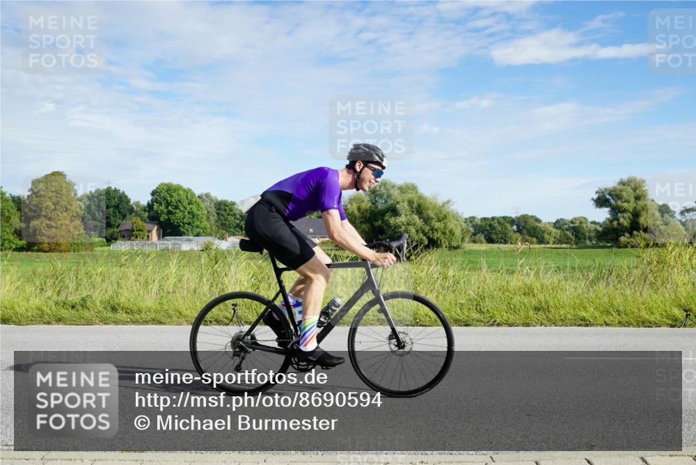 31.08.2025 - Elbe Triathlon Hamburg Michael Burmester http://msf.ph/oto/8690594 31.08.2025 09:42:19 Radfahren 248, 278, 299, 916, 929 meine-sportfotos.de